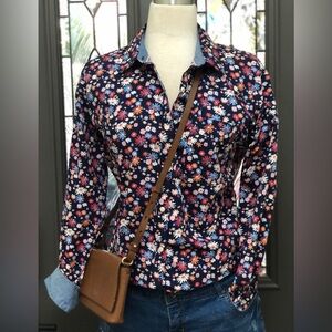 St. John’s Bay Floral Button Front Blouse | Size Large